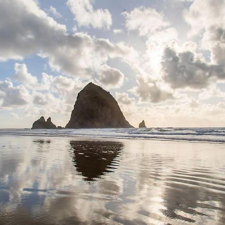 Cannon Beach Vibes, Steps To The Beach,Wifi,3 Full Bedroom En Suites With 3 Fireplaces,Near Downtown Zewnętrze zdjęcie