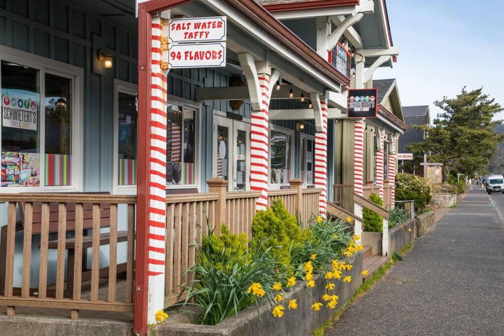 Cannon Beach Vibes, Steps To The Beach,Wifi,3 Full Bedroom En Suites With 3 Fireplaces,Near Downtown Zewnętrze zdjęcie